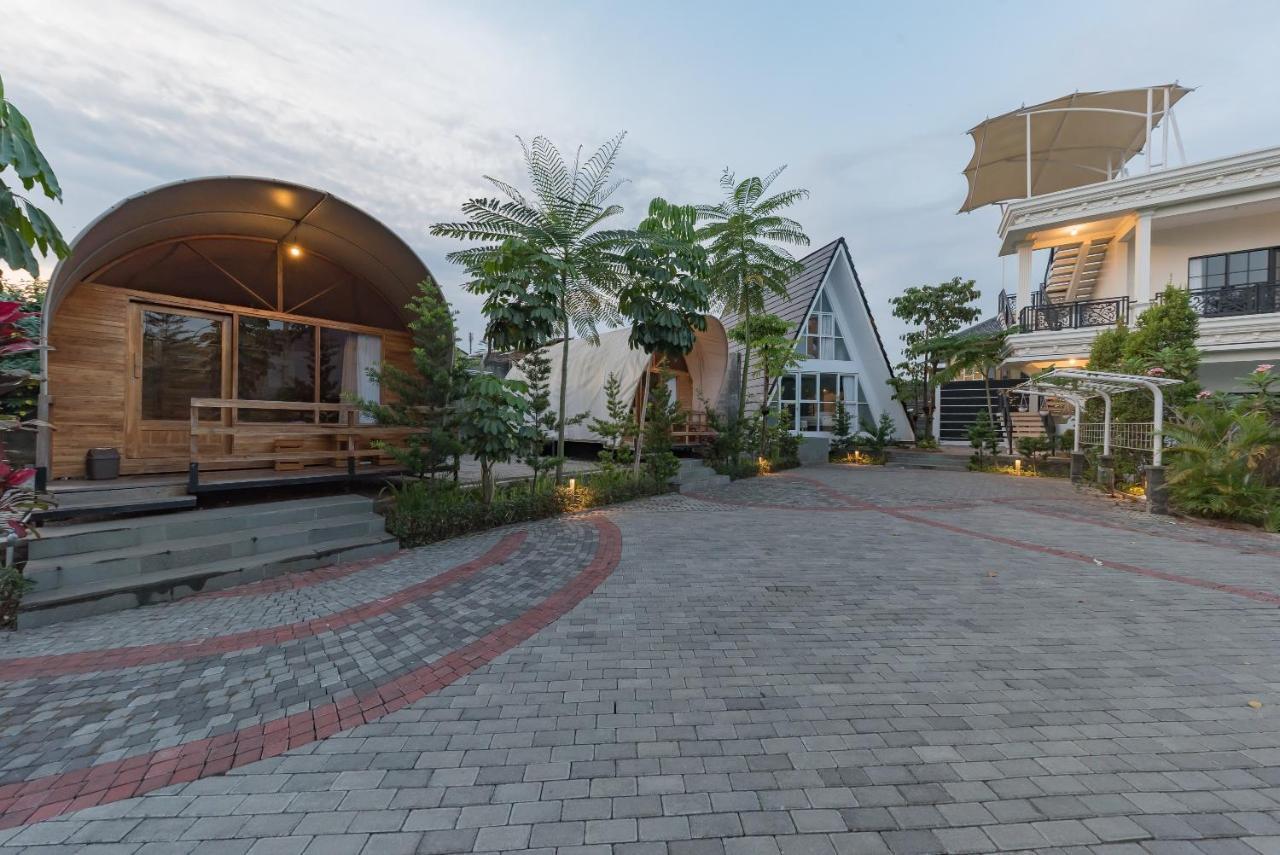 Urbanview Hotel Khayrizsan Tasikmalaya By Reddoorz Bagian luar foto