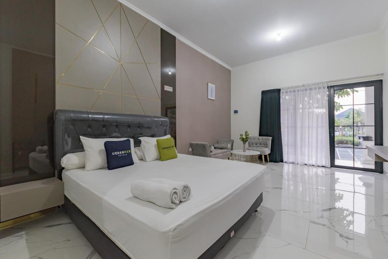 Urbanview Hotel Khayrizsan Tasikmalaya By Reddoorz Bagian luar foto
