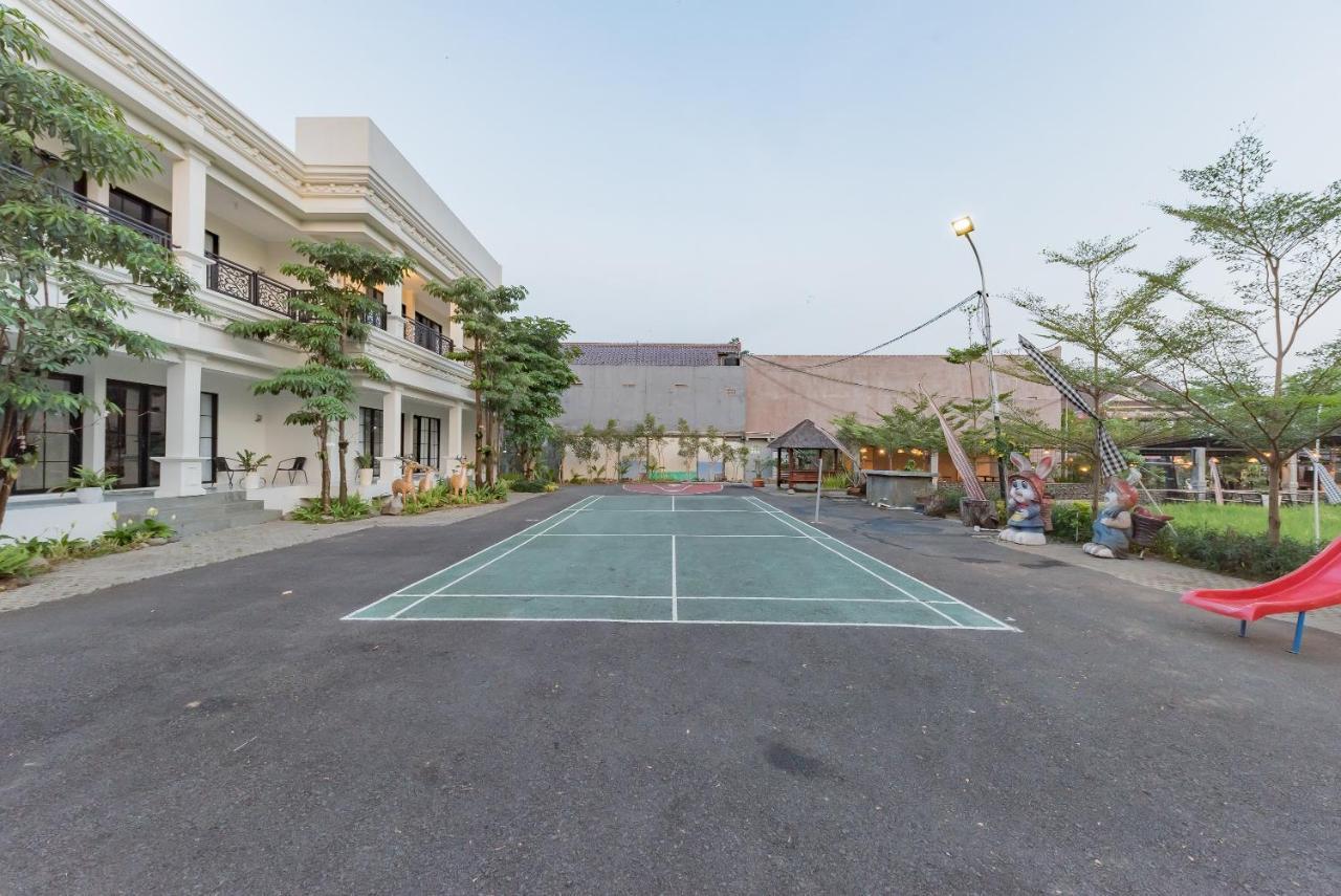Urbanview Hotel Khayrizsan Tasikmalaya By Reddoorz Bagian luar foto