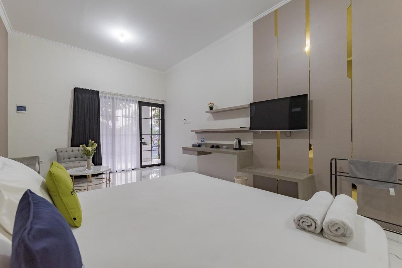 Urbanview Hotel Khayrizsan Tasikmalaya By Reddoorz Bagian luar foto